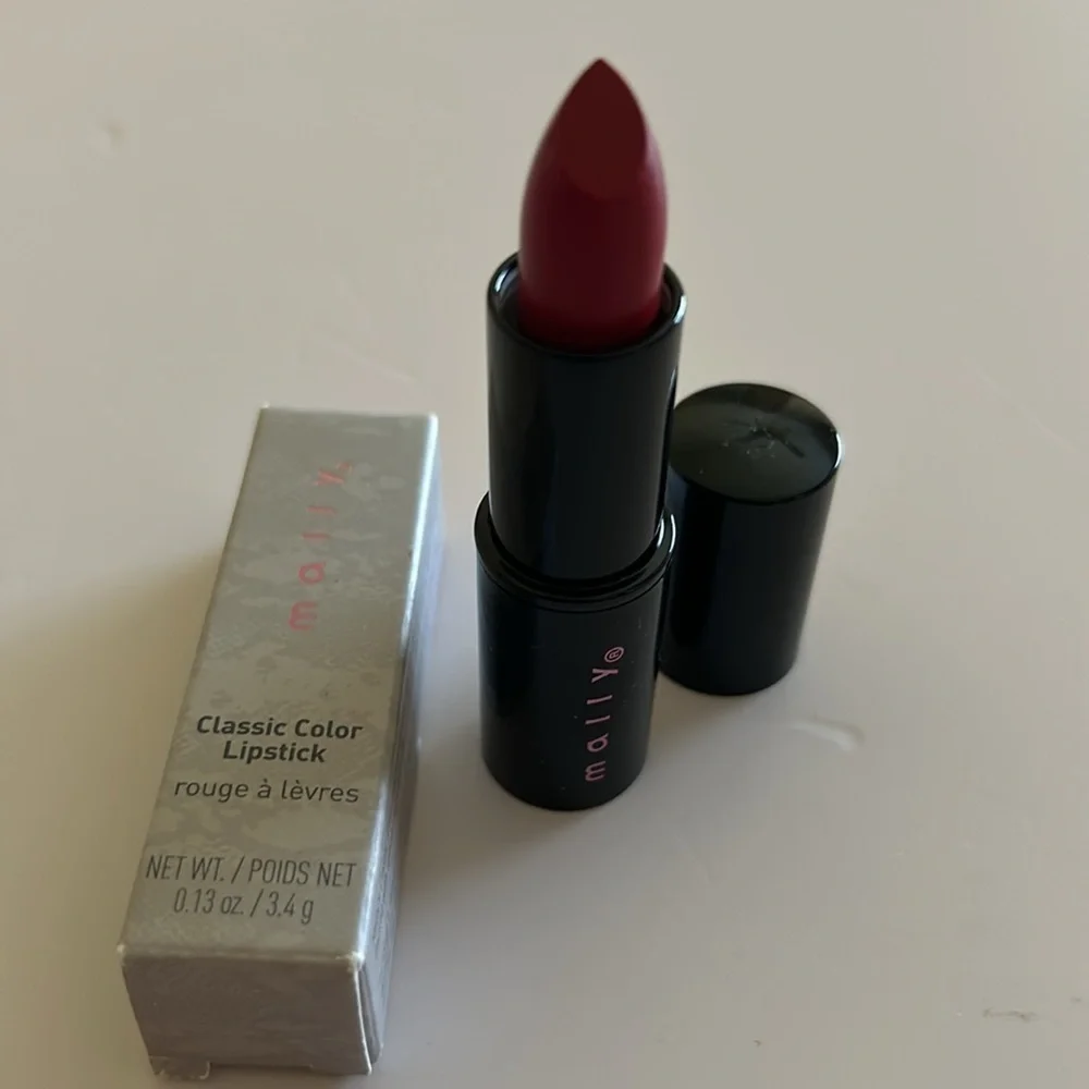 Mally Beauty Classic Color Lipstick (Chic Crimson) a classic red - Boxed.